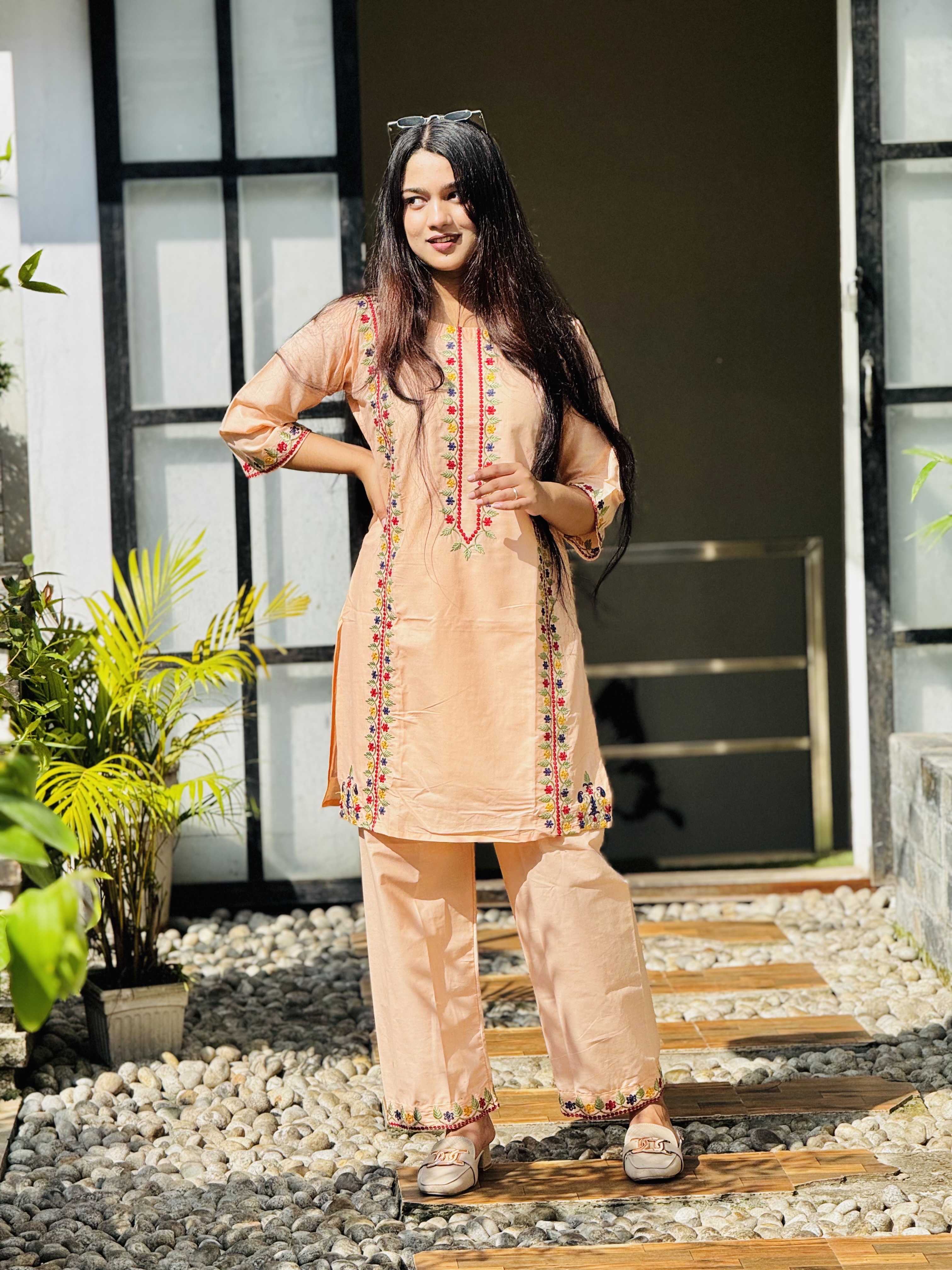 New Embroidery 2 piece - Image 9