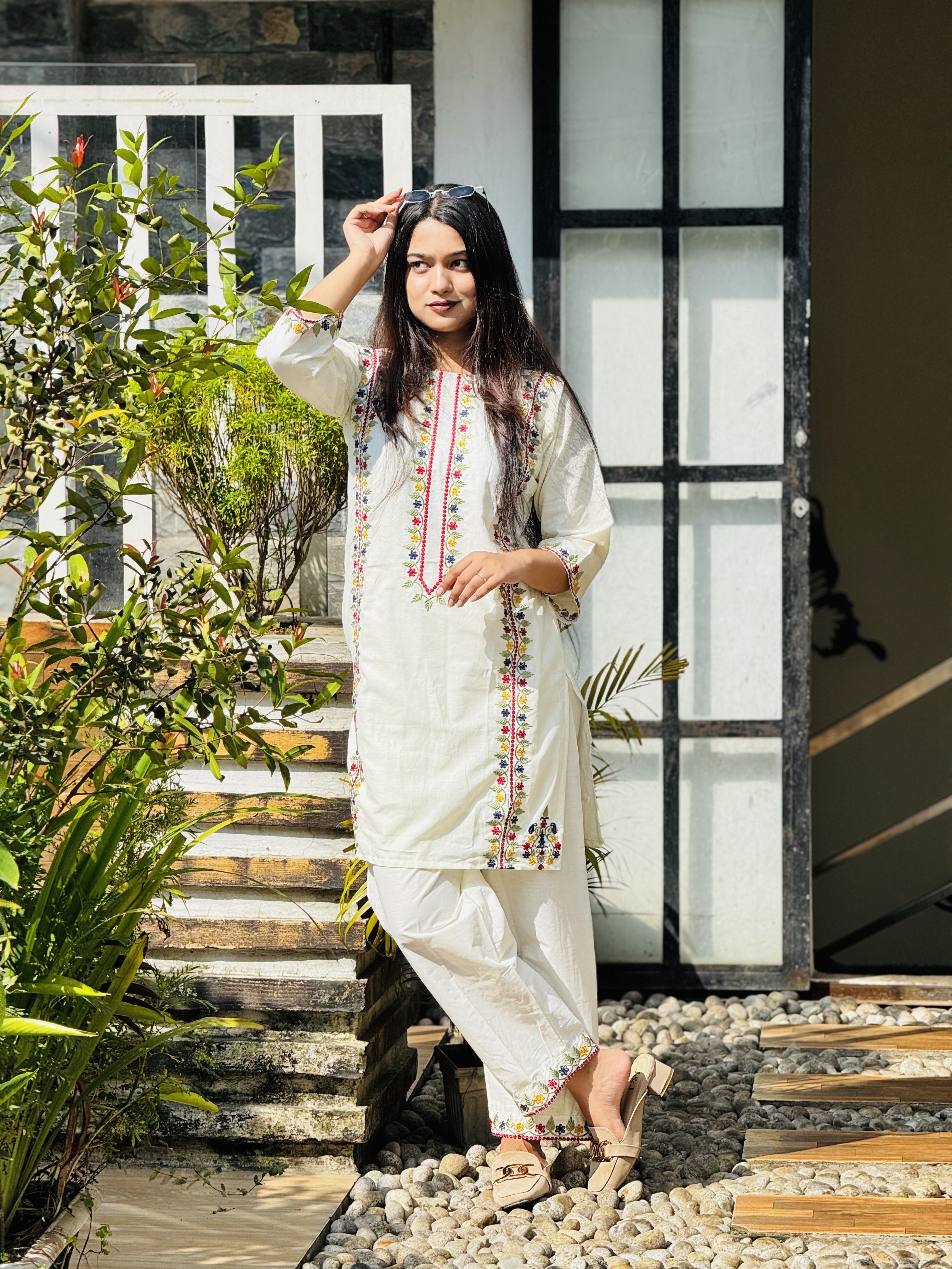 New Embroidery 2 piece - Image 10