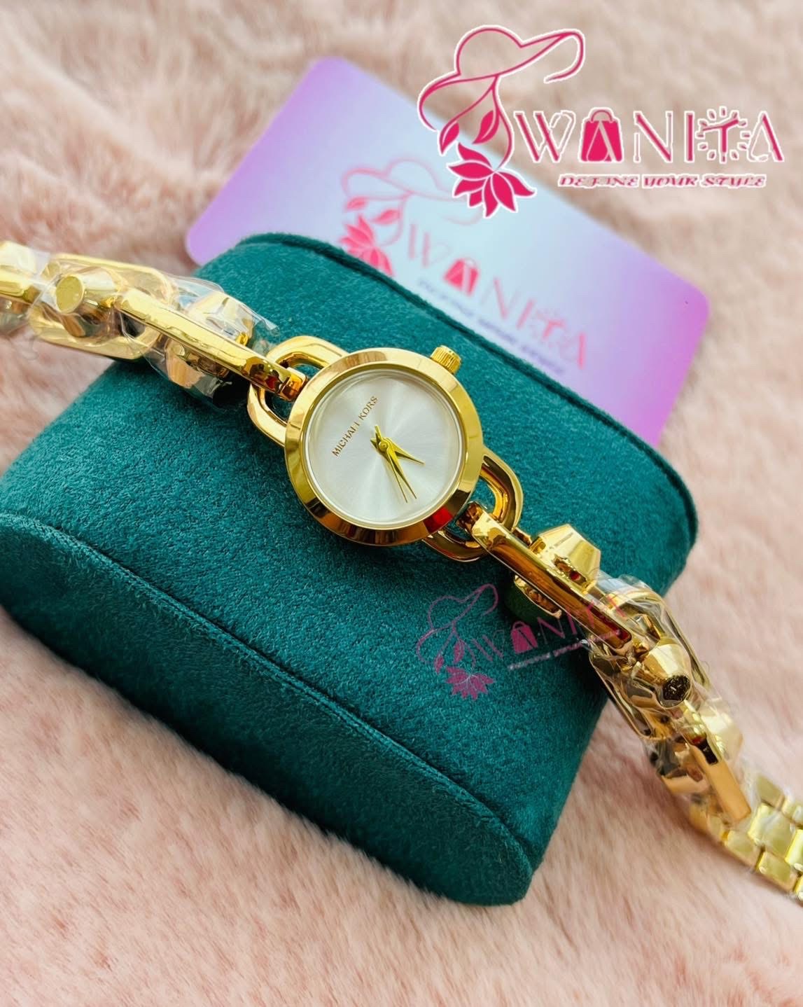 Michael Kors White Dial CrissCross Chain Watch(AA Grade)