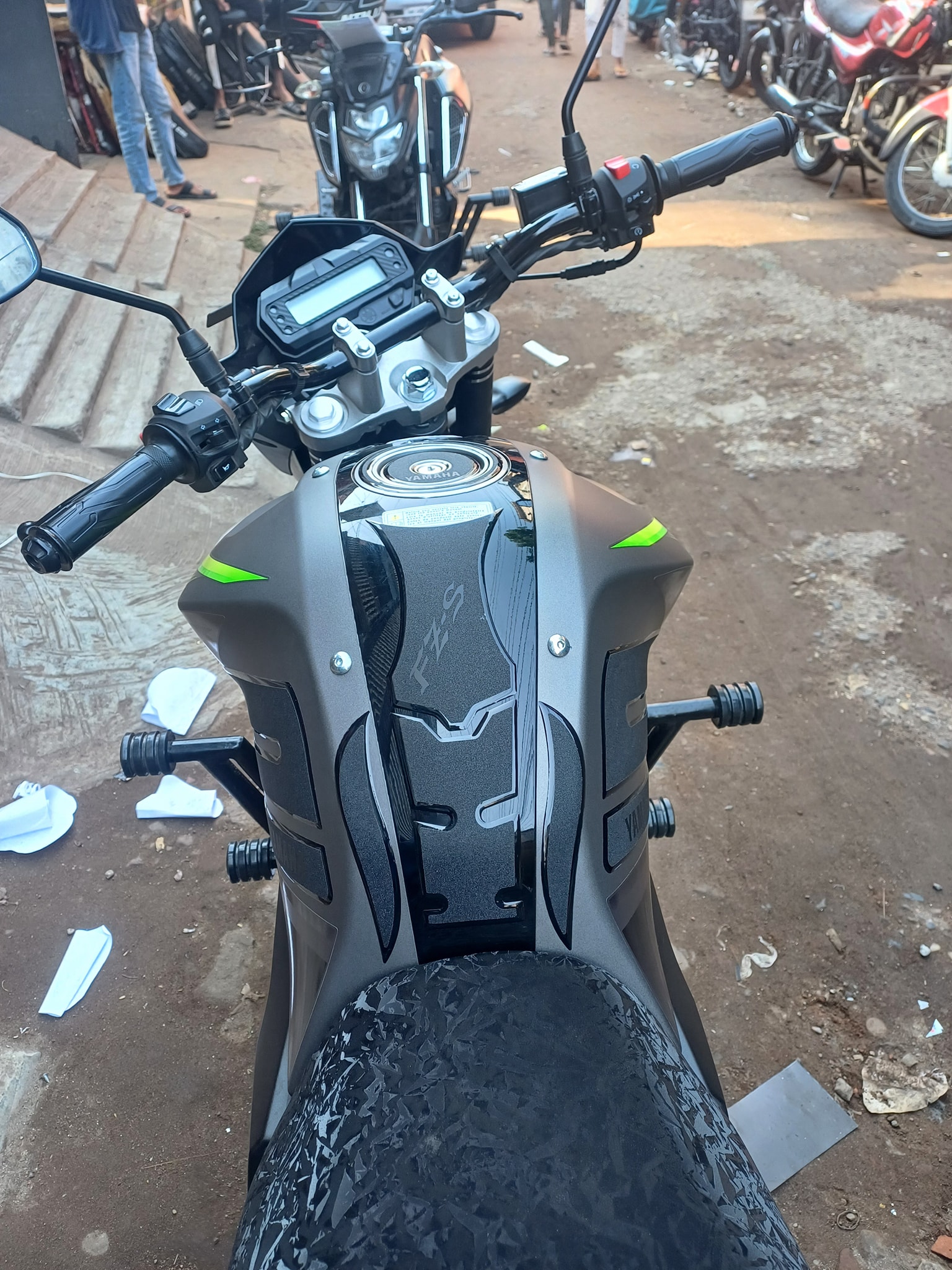 Yamaha Fzs v2 Gray Metallic ( Premium Tank Pad 009)_img_0