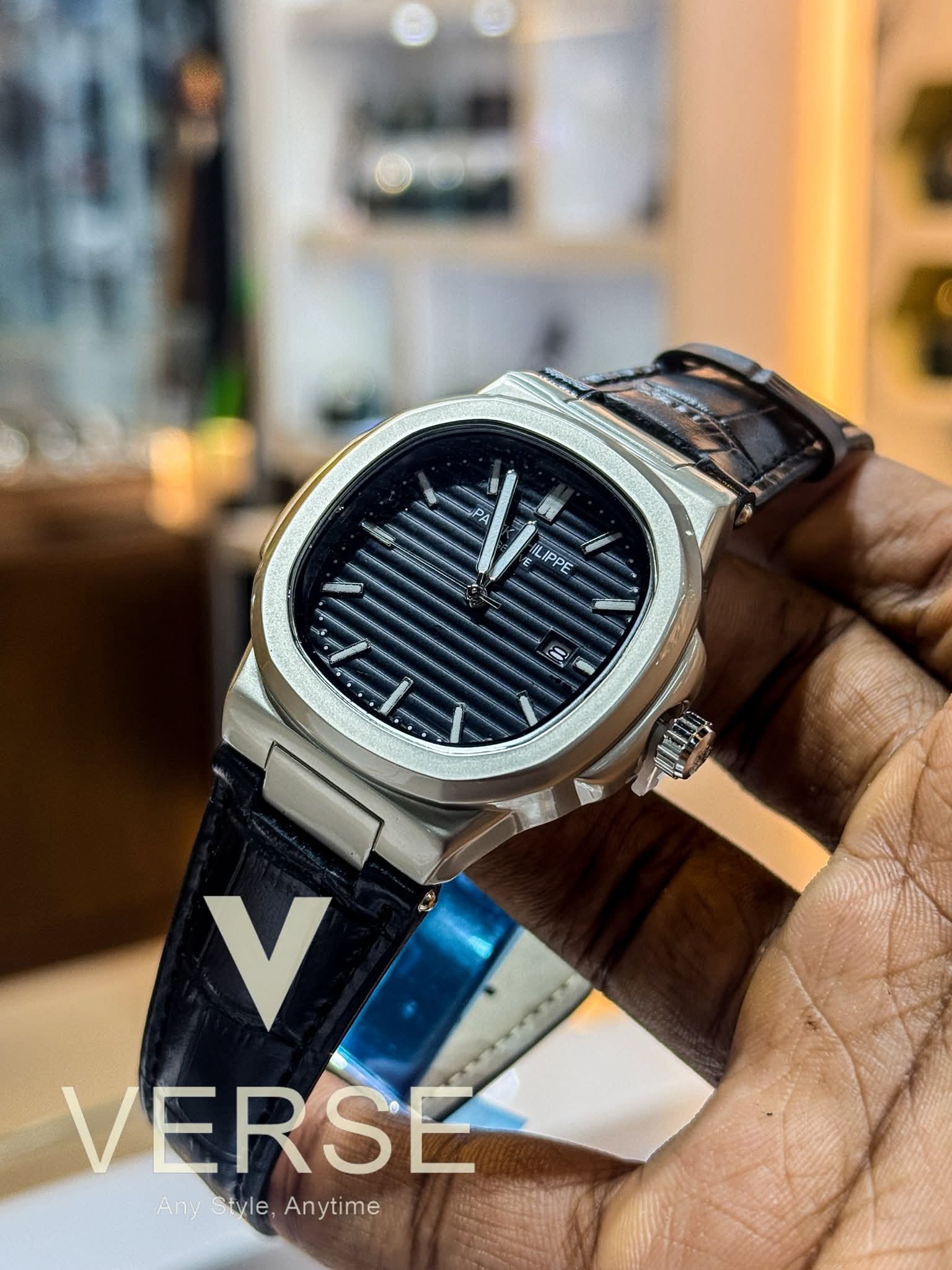 Patek Nautilus dial black belt black dial sweep