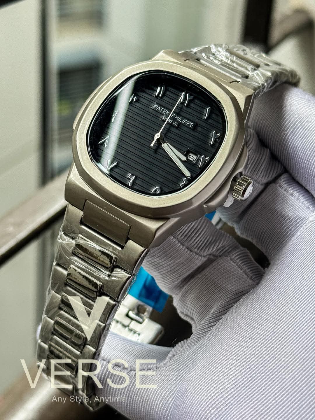 Patek Arabic Aura chain black dial