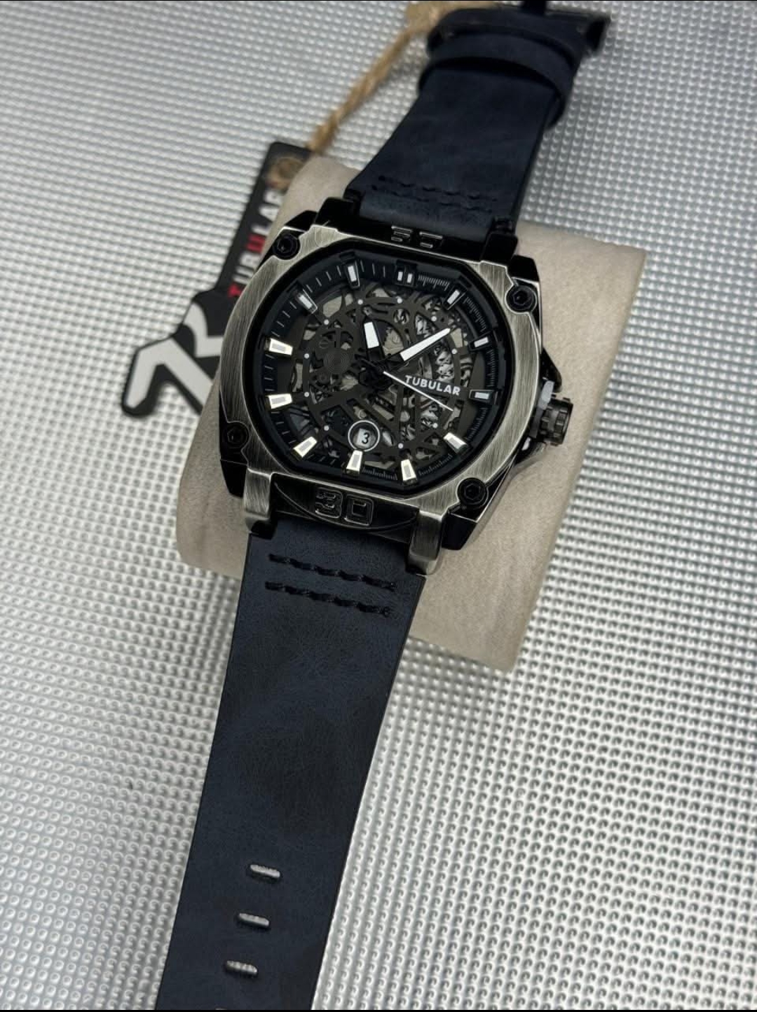 Tubular men's belt square Watch