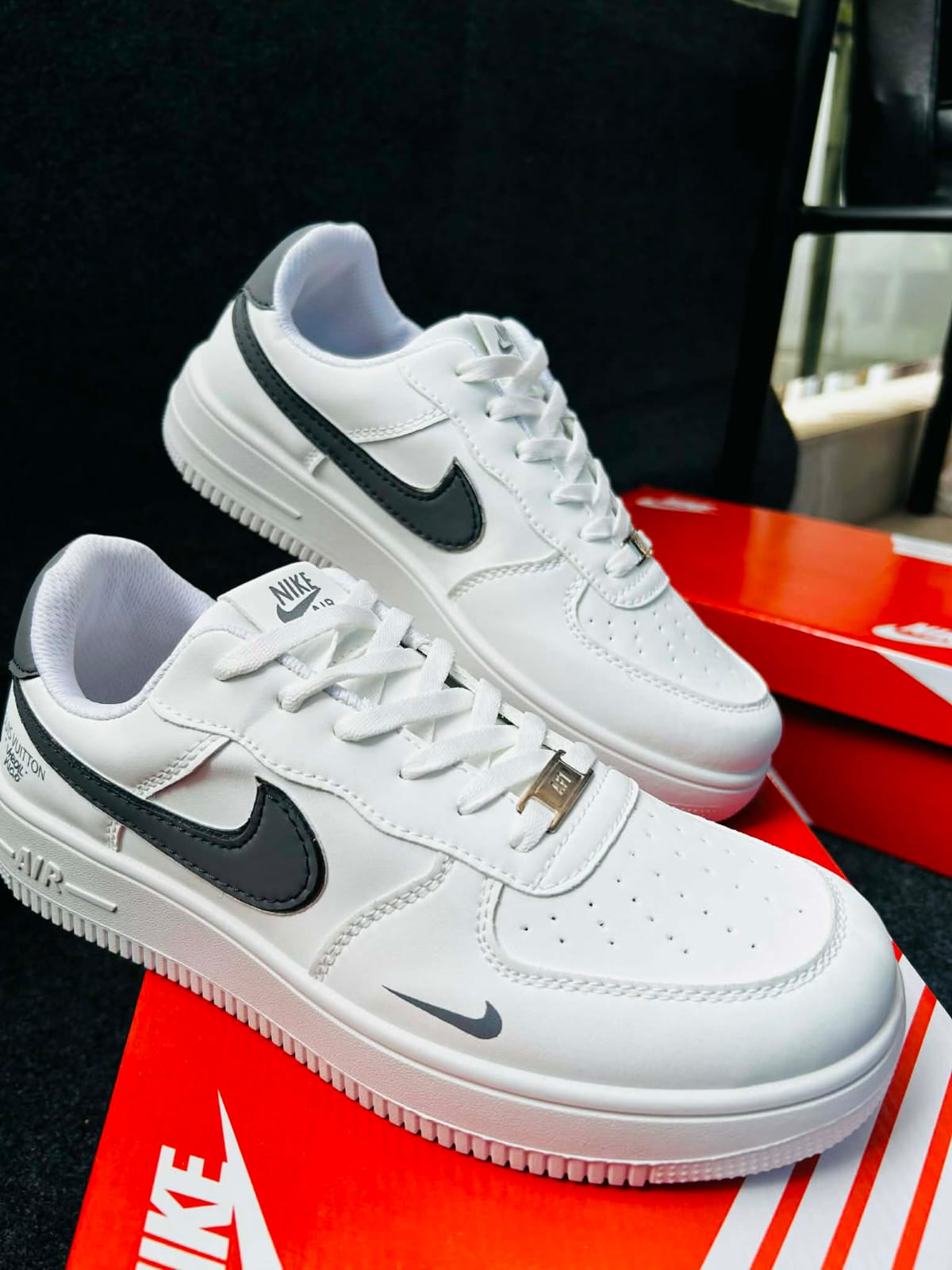 NIKE 𝐒𝐧𝐞𝐚𝐤𝐞𝐫 (WHITE ANTHRA BLACK LOGO)_img_1