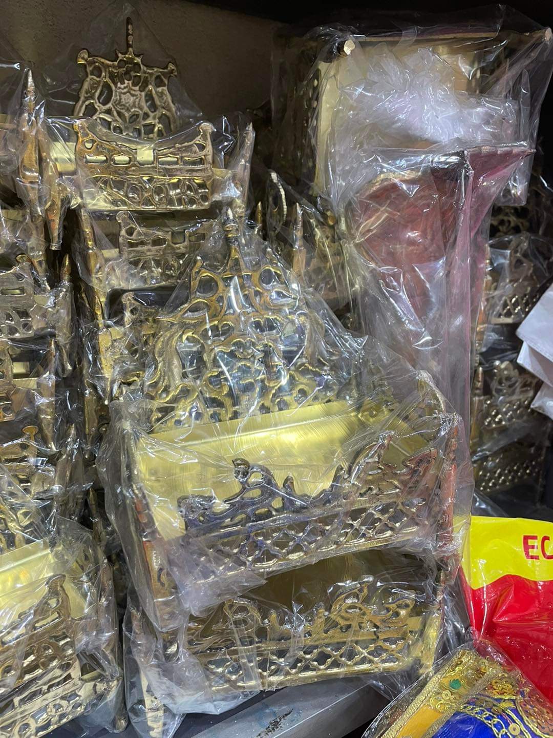 পিতলের সিংহাসন আট ইঞ্চি - Image 1