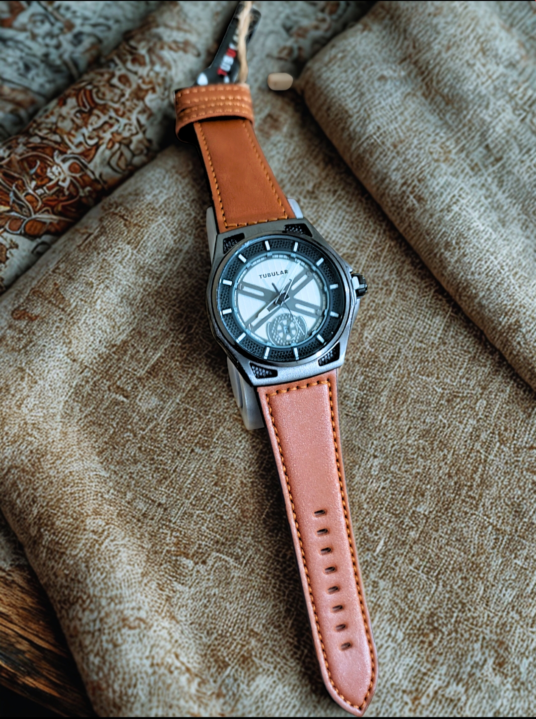 Tubular mens watch