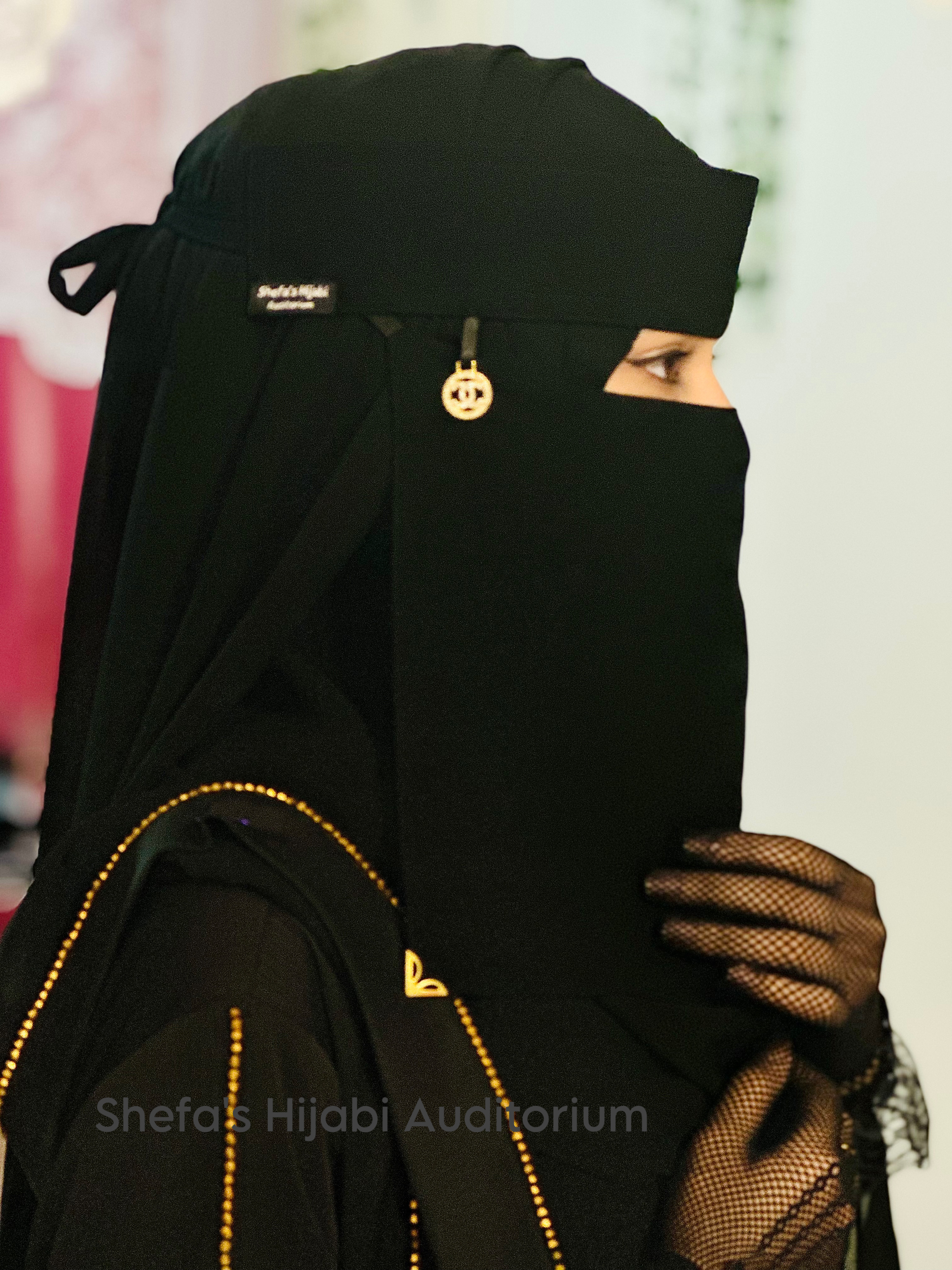 Channel Pendent Nikab_img_0