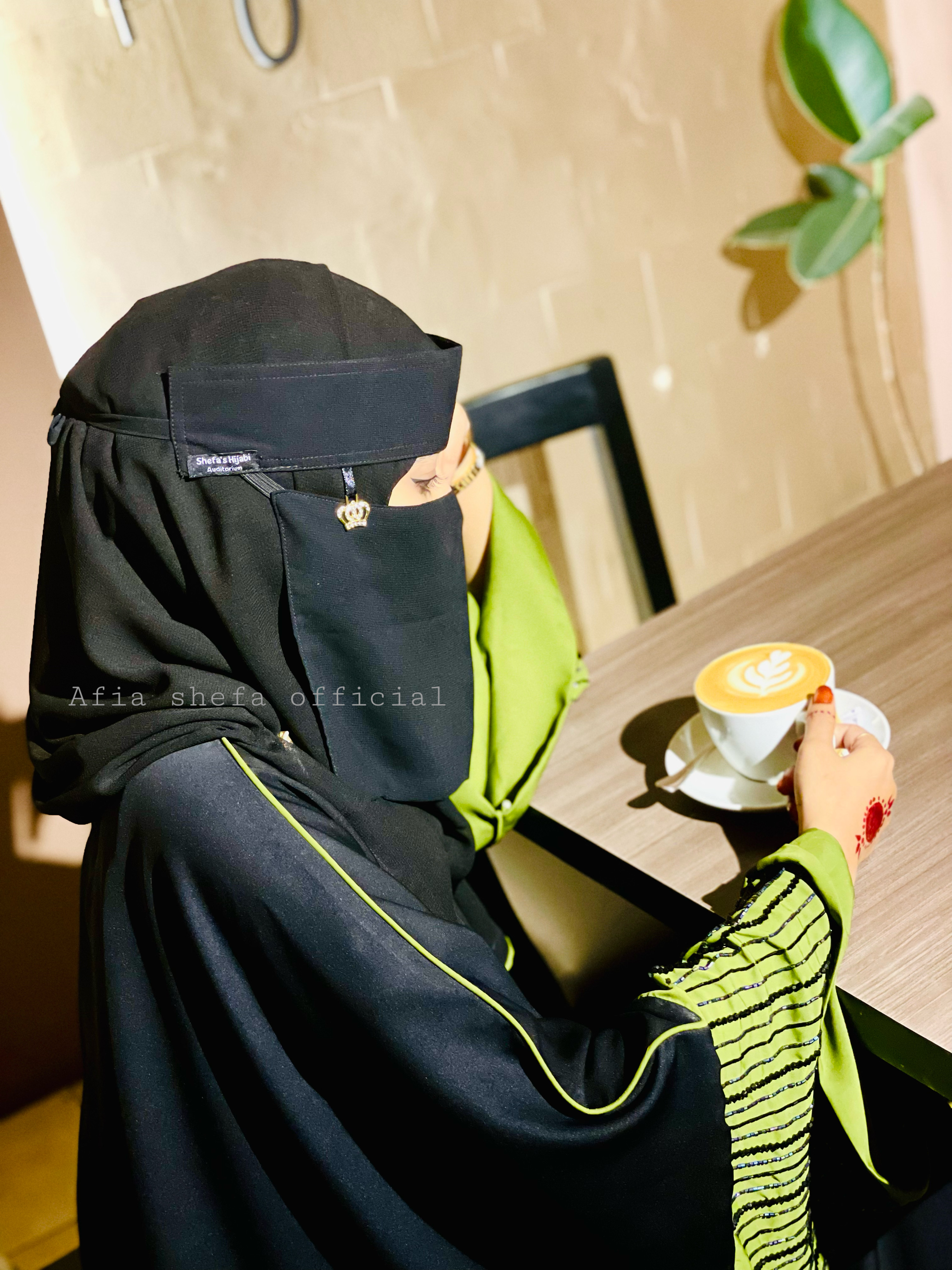 Crown Pendent Niqab_img_2