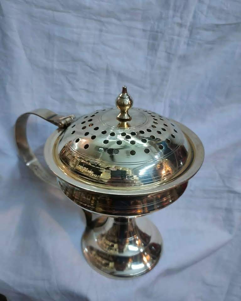 পিতলের ঢাকনা সহ ধুপতি - Image 1