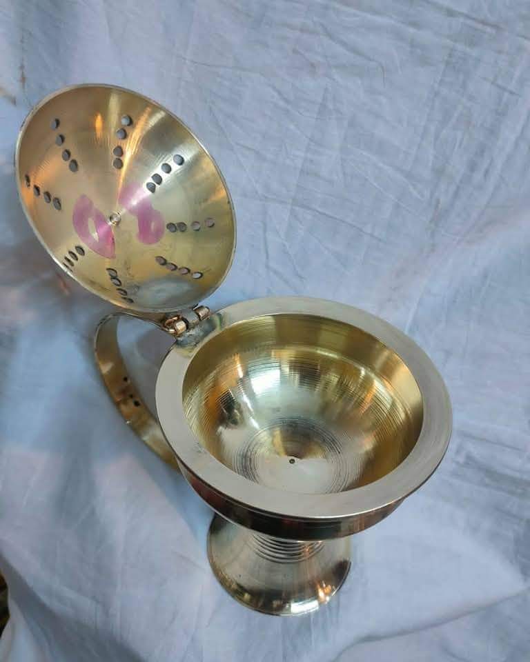 পিতলের ঢাকনা সহ ধুপতি - Image 2
