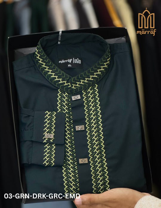 𝐃𝐚𝐫𝐤 𝐆𝐫𝐞𝐞𝐧 𝐆𝐫𝐚𝐜𝐞 𝐏𝐚𝐧𝐣𝐚𝐛𝐢 𝐖𝐢𝐭𝐡 𝐑𝐢𝐜𝐡 𝐆𝐞𝐨𝐦𝐞𝐭𝐫𝐢𝐜 𝐄𝐦𝐛𝐫𝐨𝐢𝐝𝐞𝐫𝐲_img_0