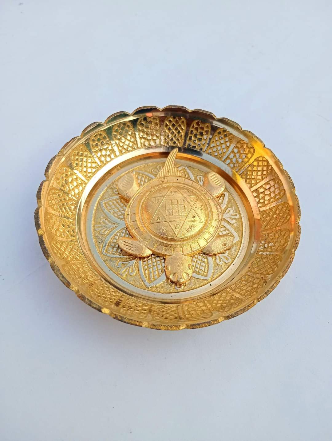 পিতলের নকশা করা কূর্মদেব - Image 1