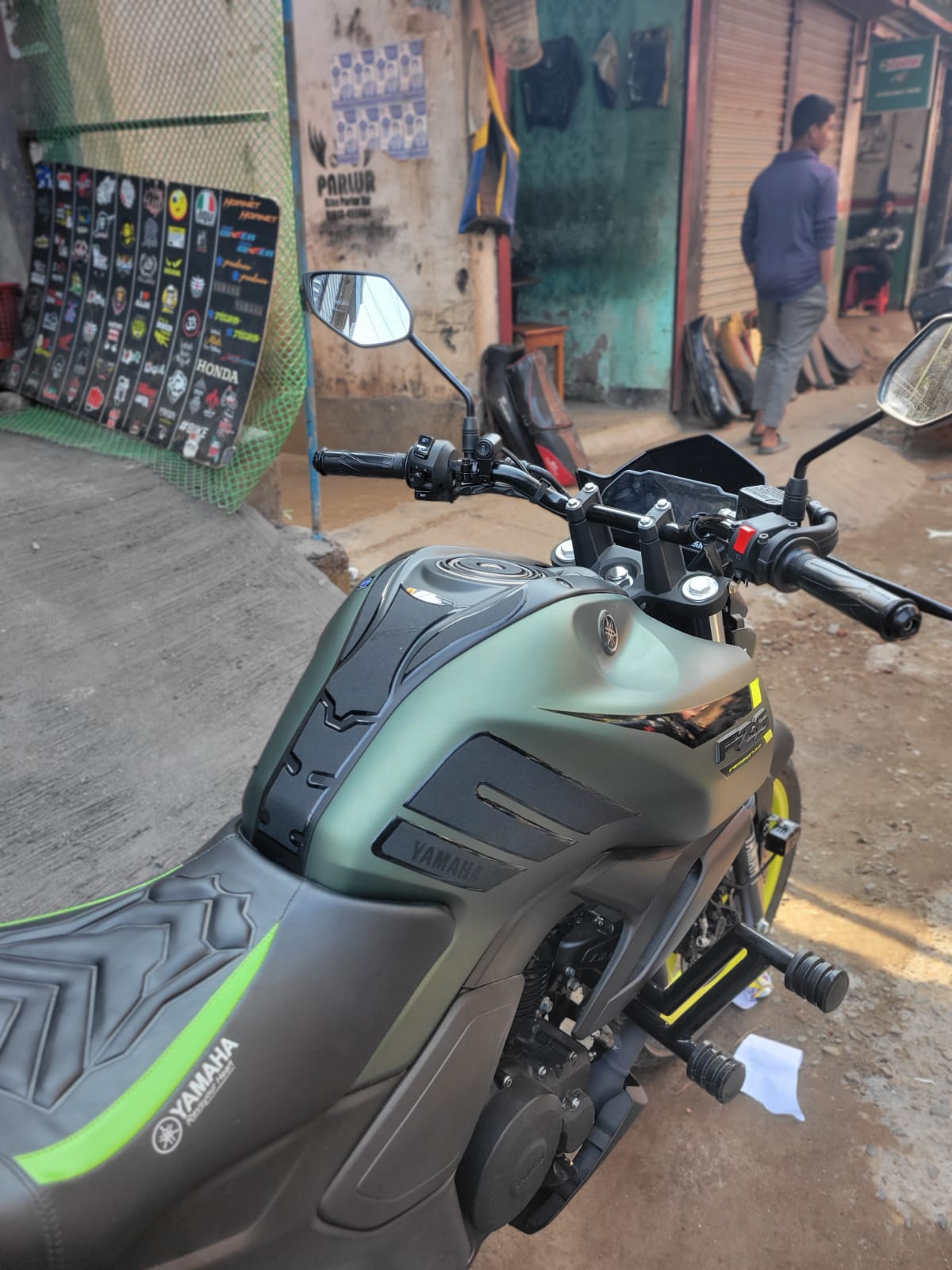 Yamaha Fzs v3 Cyber Green ( Premium Tank Pad 07)_img_3