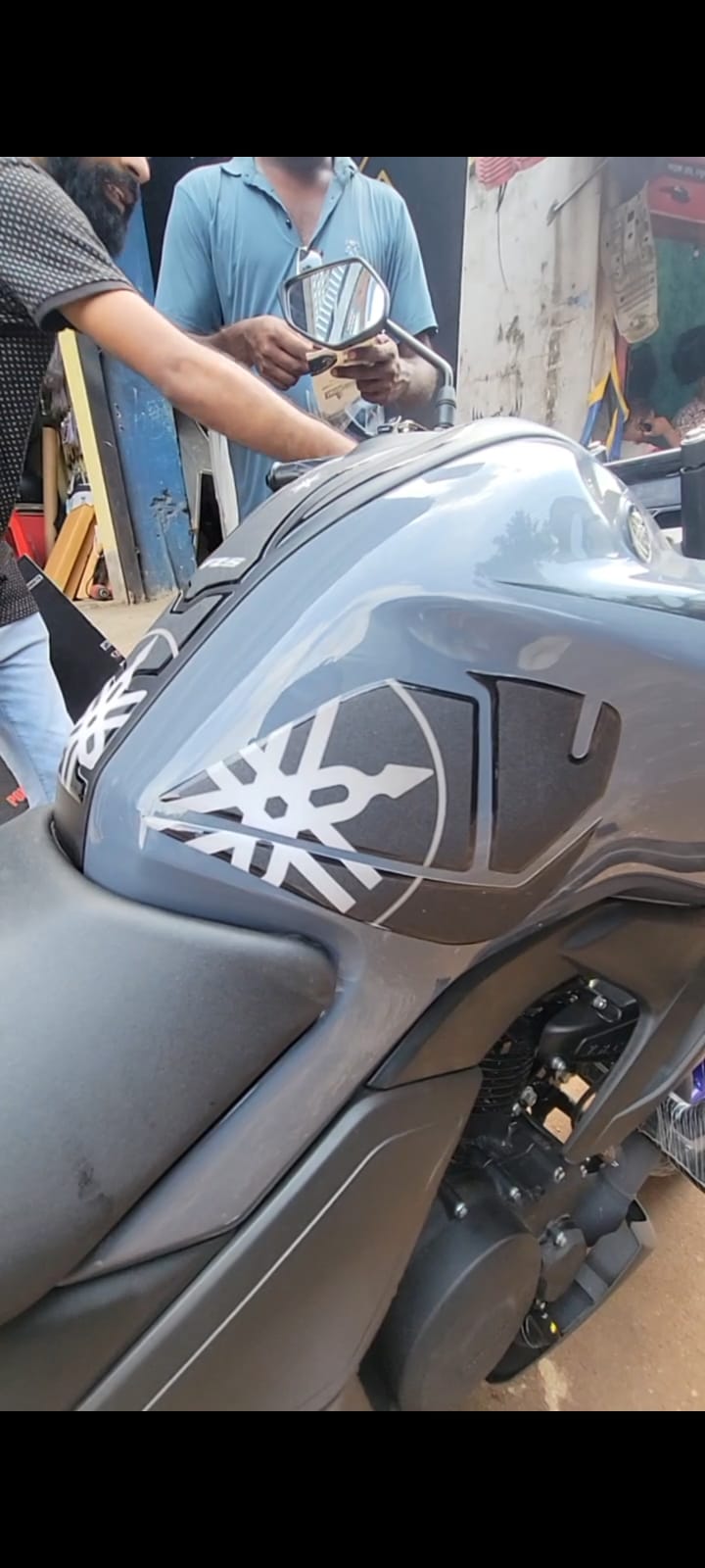 Yamaha Fzs v3 or V4 Gray ( Premium Tank Pad 012)_img_2