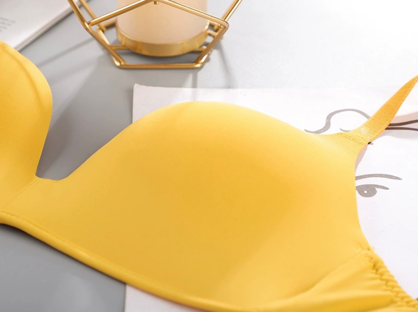 women Seamless t-shirt bra Underwear Sexy Gathered Bras Soft Breathable Bras Solid Color Underwear Girls Women Underwear Accessories_img_10