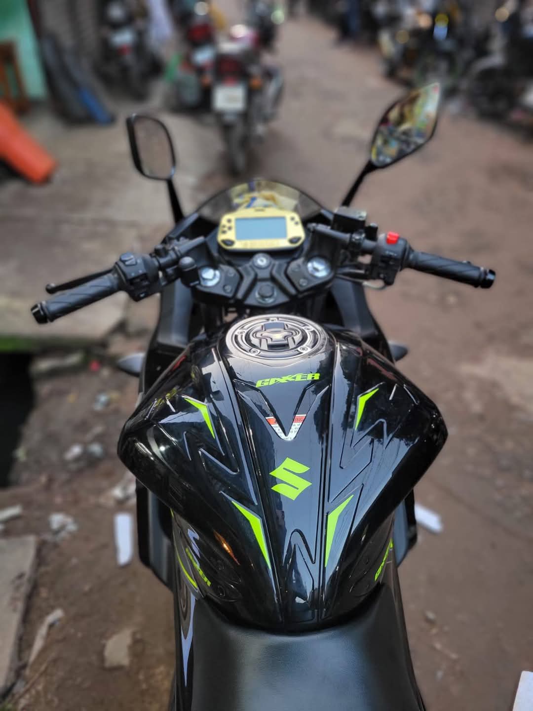 Gixxer Fi or SF Glossy Black Neon ( Premium Tank Pad 023)_img_2
