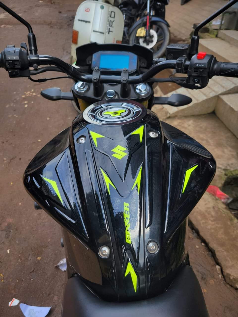 Gixxer Monotone Glossy Black Neon ( Premium Tank Pad 018)_img_2