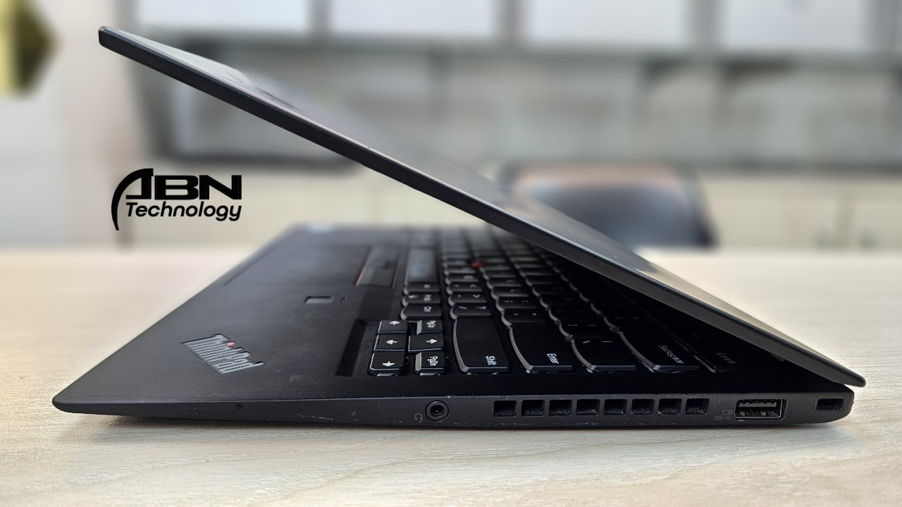 Lenovo ThinkPad X1 Carbon. Core i5, 8th Generation. 8GB RAM. 256GB SSD. 14.1" Display. (Gen-7) 2k Display