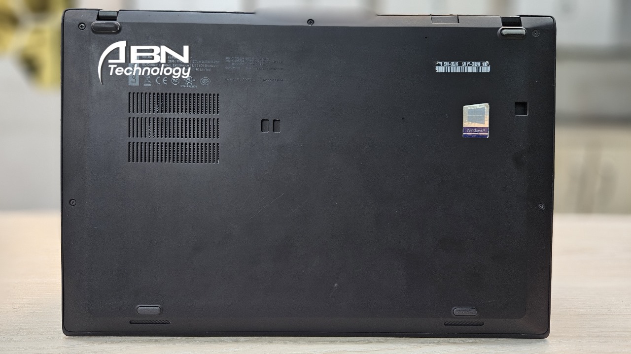 Lenovo ThinkPad X1 Carbon. Core i5, 8th Generation. 8GB RAM. 256GB SSD. 14.1" Display. (Gen-7) 2k Display_img_2