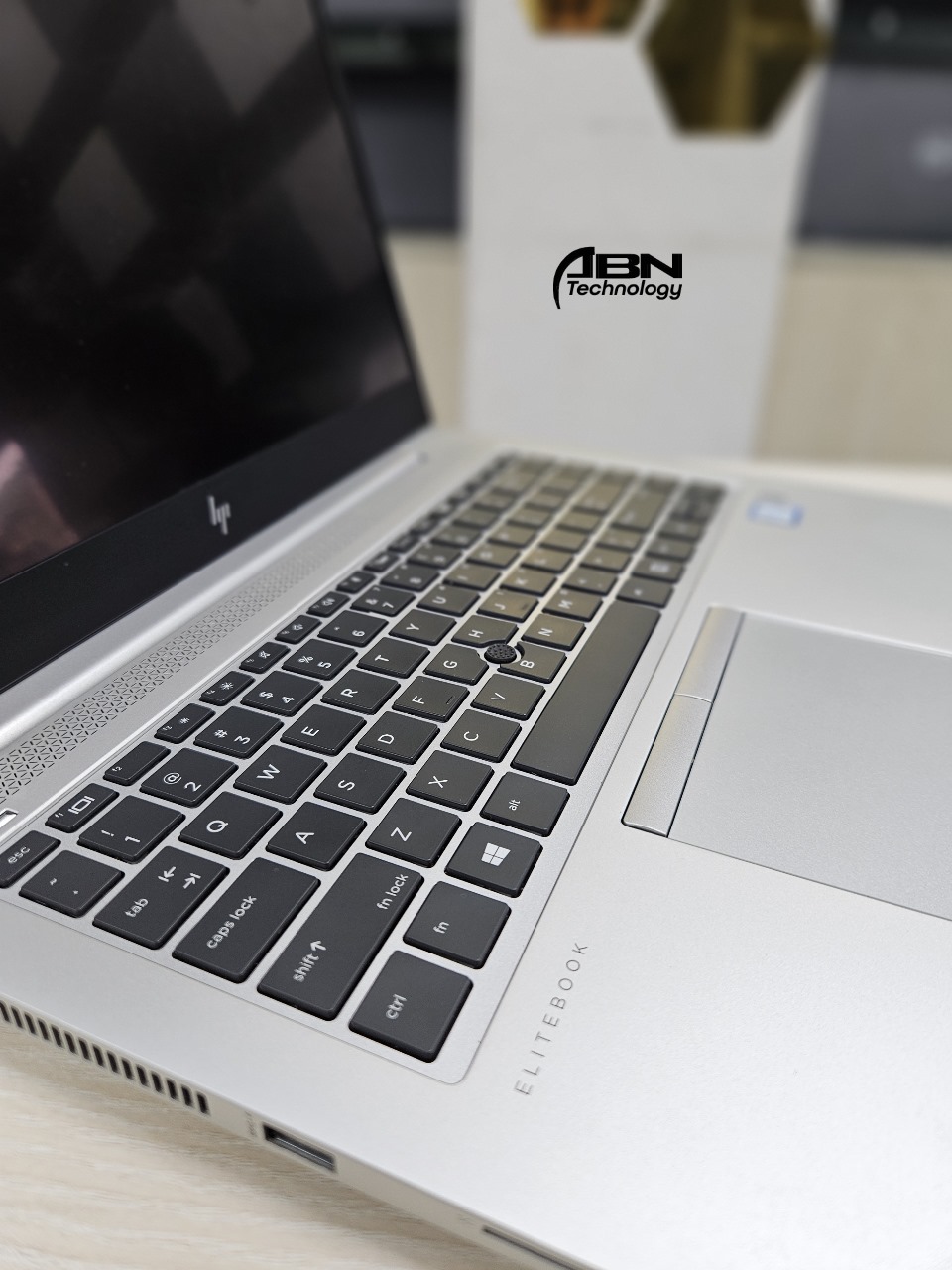 HP EliteBook 745 G5. Ryzen 5pro-2500u. 8GB RAM, 256GB SSD. 14.1" Display._img_1