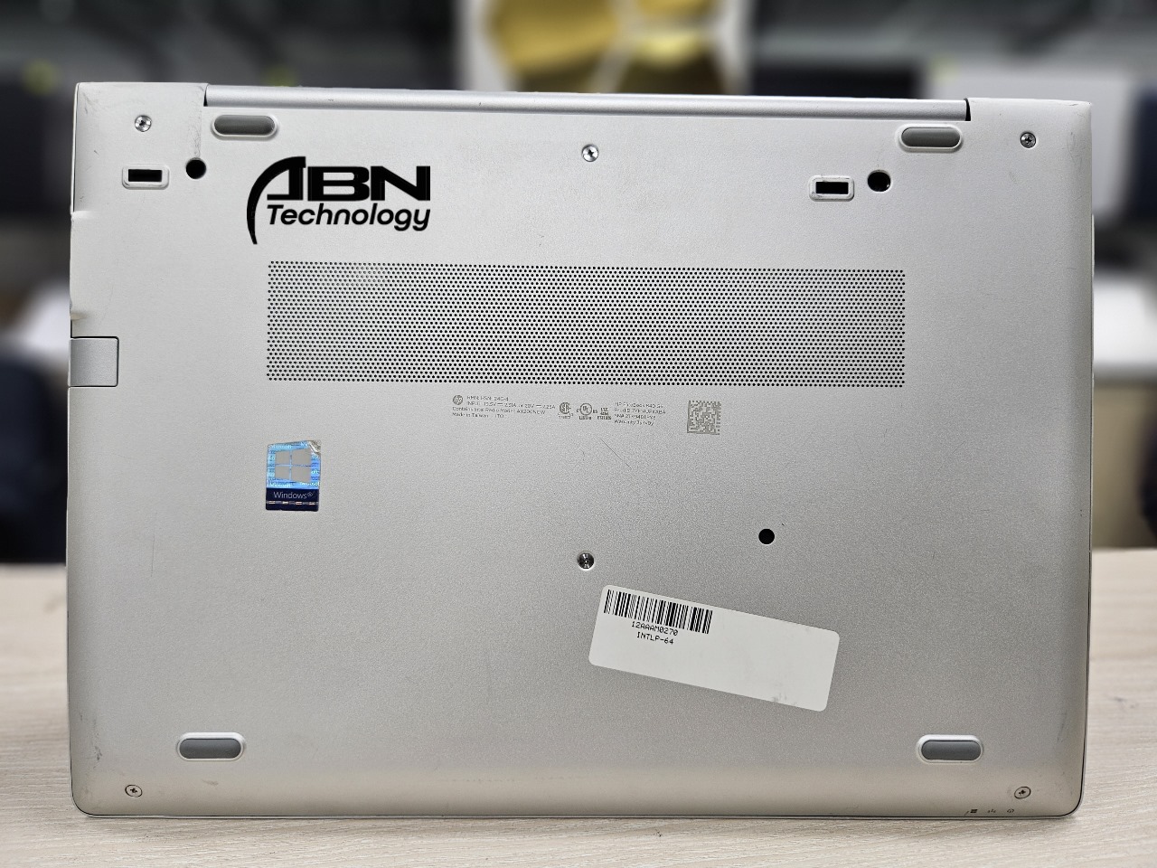 HP EliteBook 745 G5. Ryzen 5pro-2500u. 8GB RAM, 256GB SSD. 14.1" Display._img_4