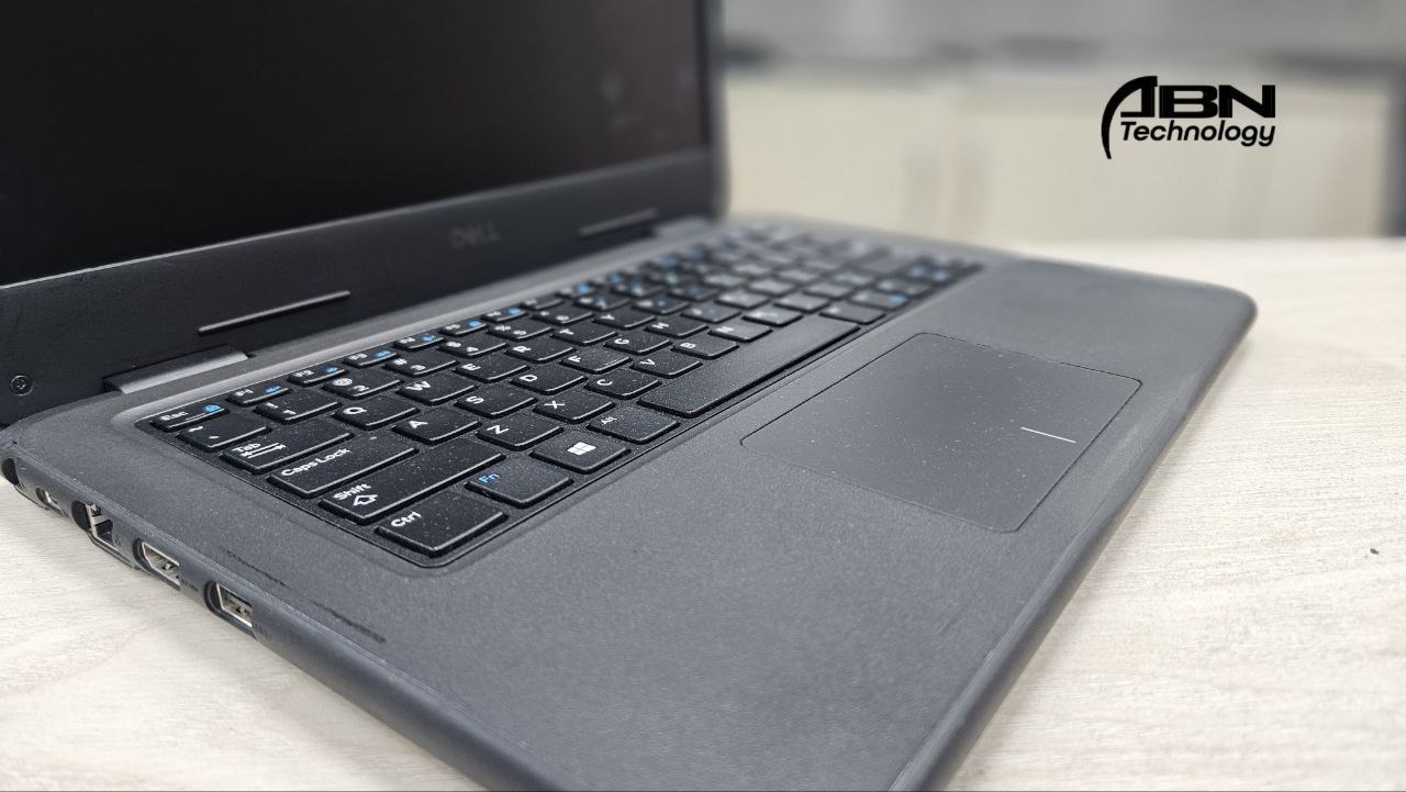 Dell Latitude 3300. Core i3, 7th Gen. 8GB RAM, 128GB SSD. 13.3" Display_img_1