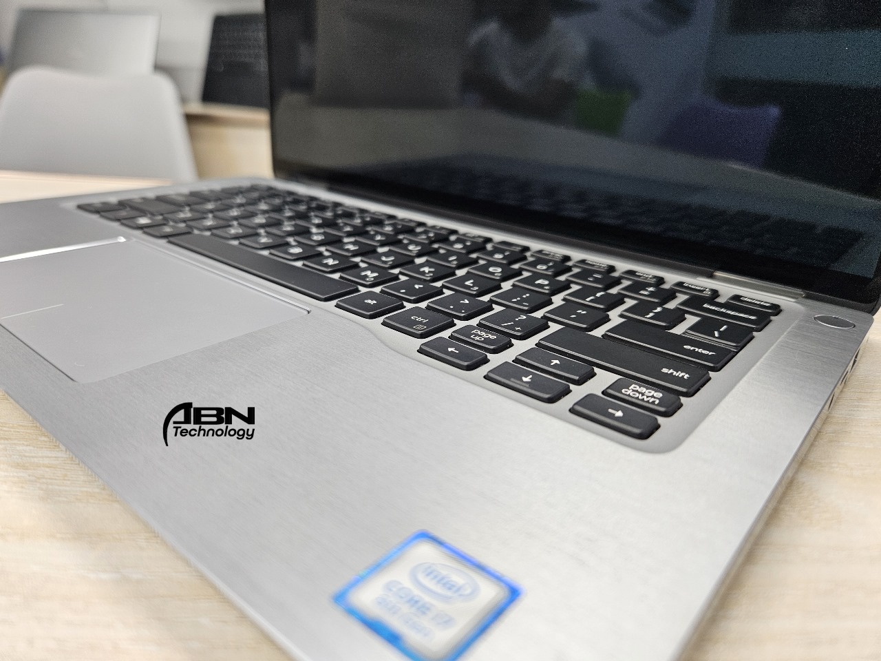 Dell 7400 2in1. Core i7, 8th Generation. 16GB RAM, 256GB SSD. 14.1" X360 Touch Display._img_4