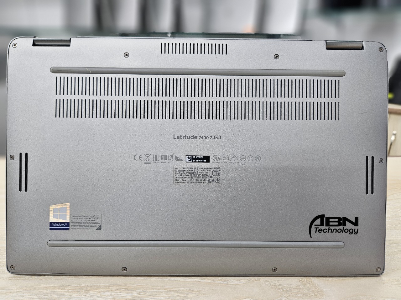 Dell 7400 2in1. Core i7, 8th Generation. 16GB RAM, 256GB SSD. 14.1" X360 Touch Display._img_5