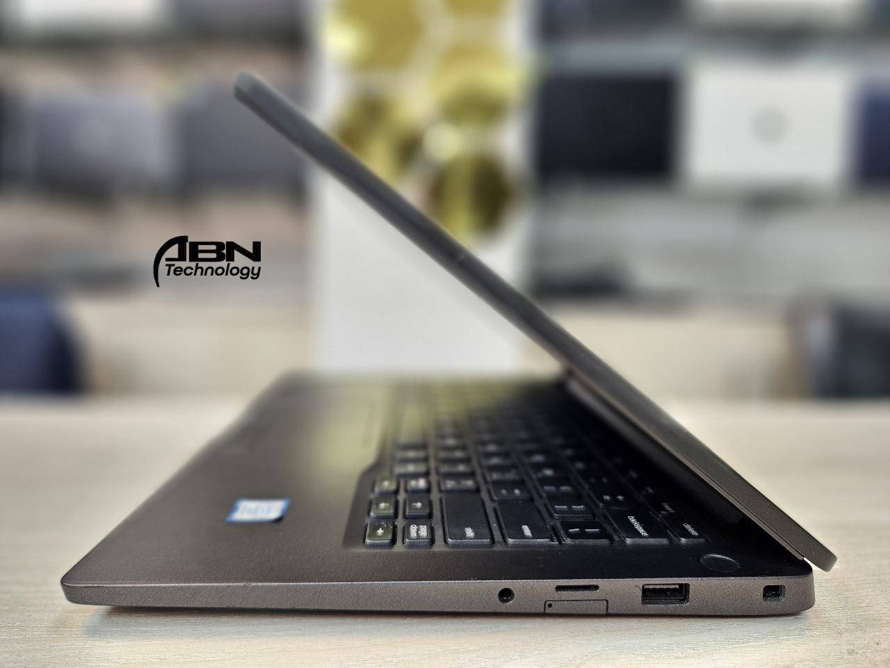 Dell Latitude 7400. Core i5, 8th Gen. 8GB RAM, 256GB SSD. 14.1" Display._img_3