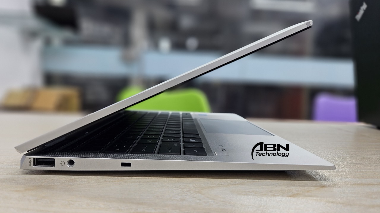 HP EliteBook 1040 G8. Core i5, 11th Gen. 16GB RAM, 256GB SSD. 14.1" X360 Touch Display._img_1