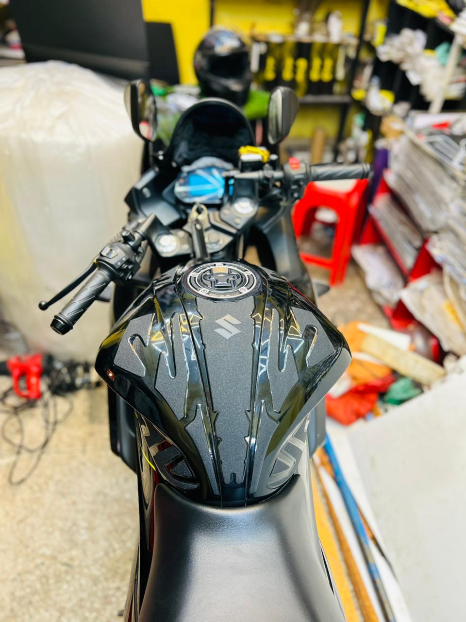 Gixxer Fi or SF Glossy Black( Premium Tank Pad 028)_img_0