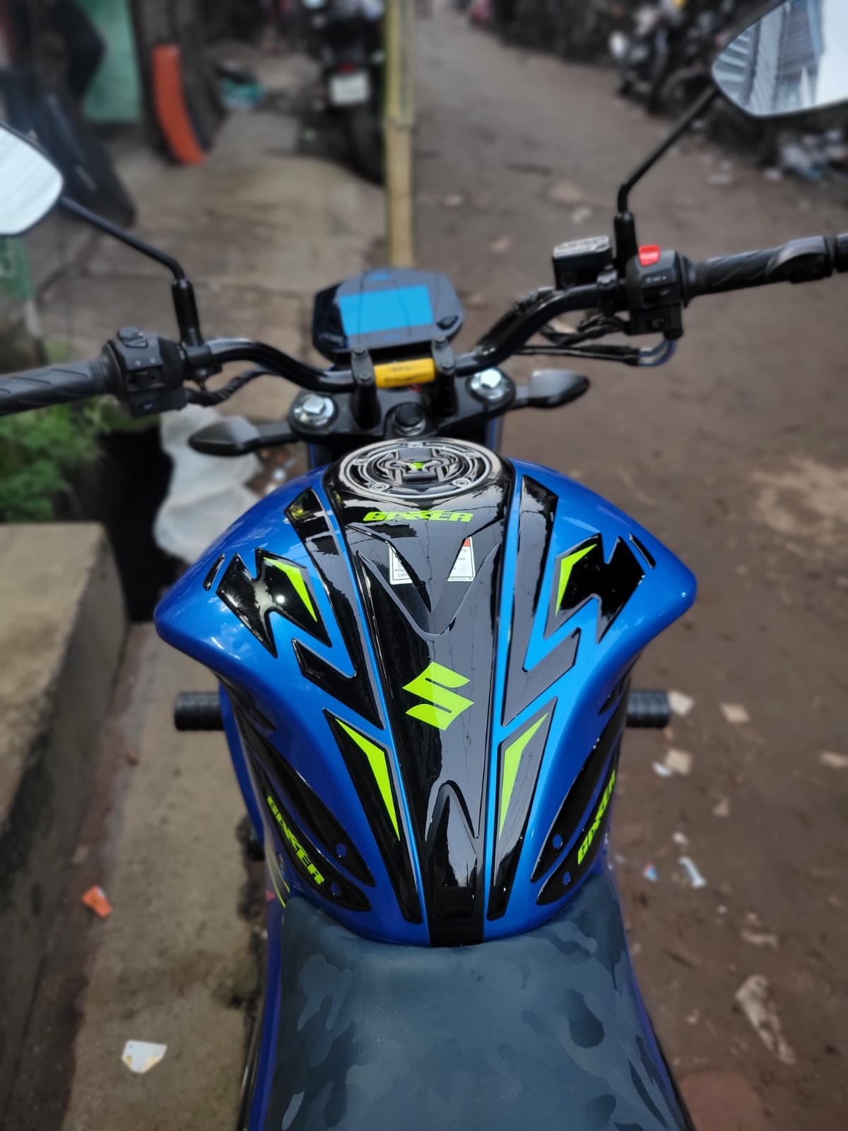 Gixxer Fi or SF Glossy Blue Neon ( Premium Tank Pad 026)_img_0