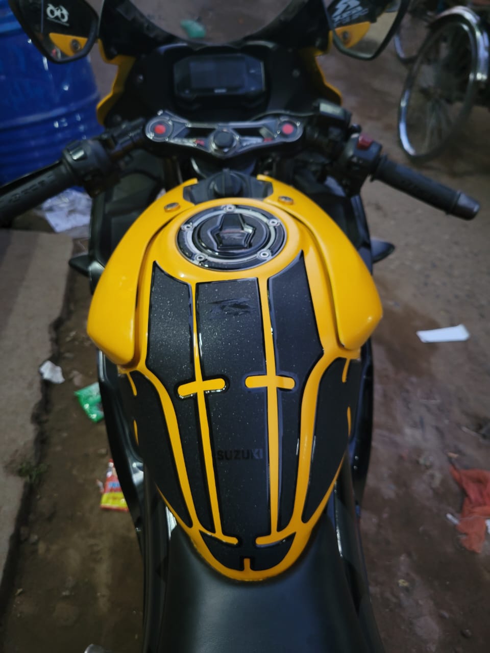 Suzuki GSXR ( Premium Tank Pad 029)_img_0
