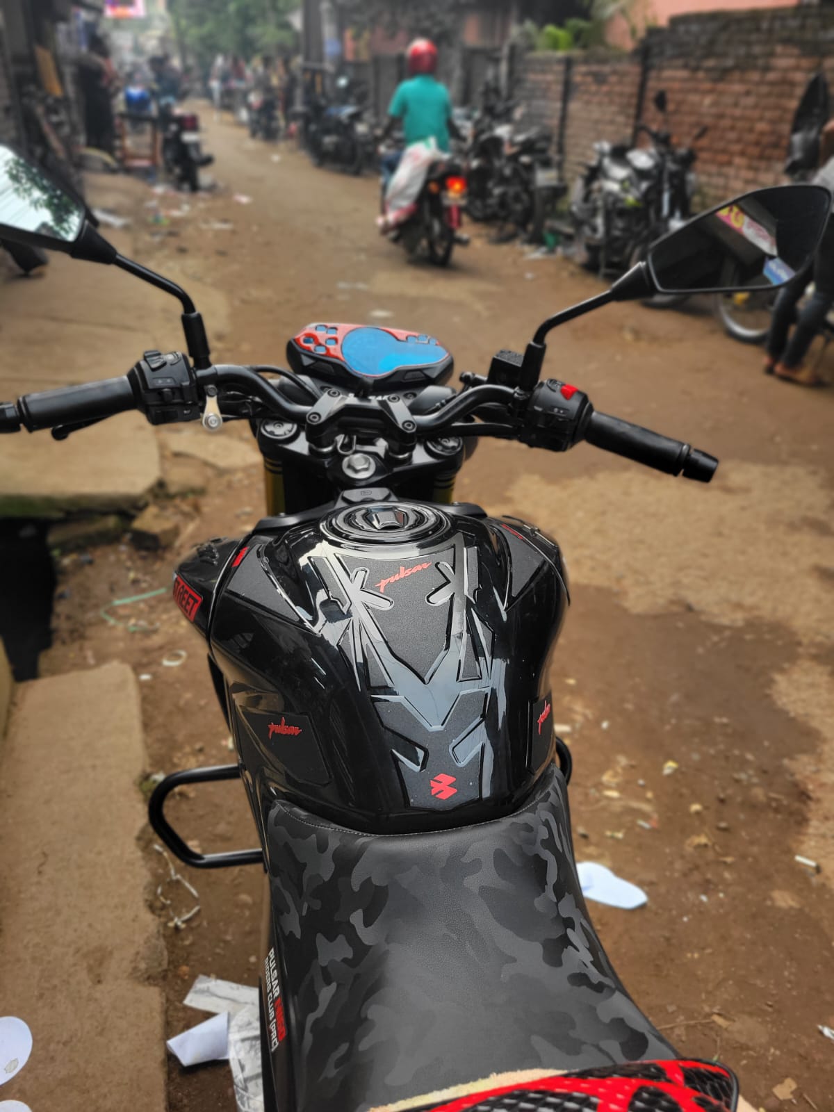 Pulsar N160 or 250 Black( Premium Tank Pad 029)_img_3