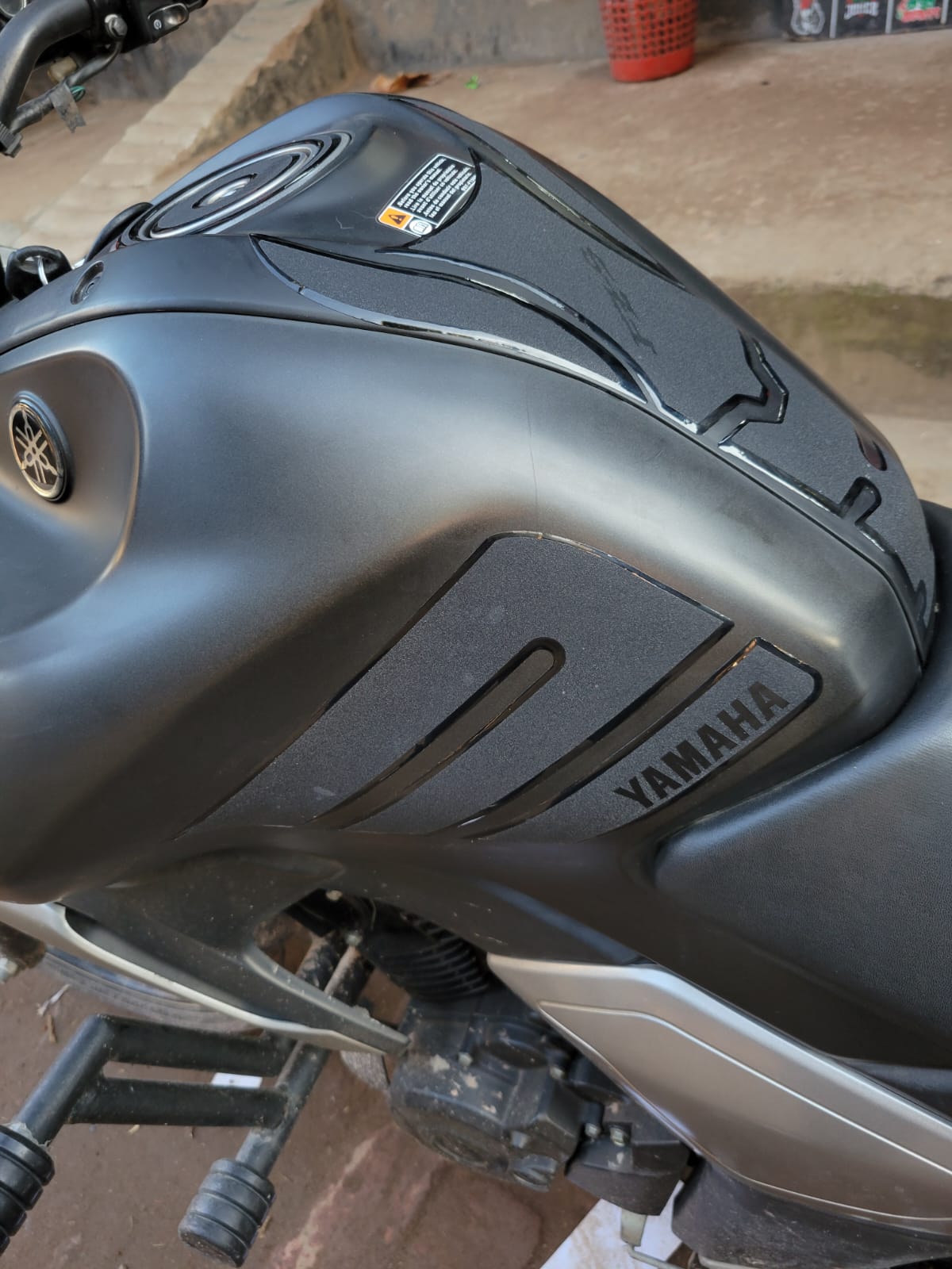 Yamaha Fzs v3 Matt Black ( Premium Tank Pad 04)_img_4