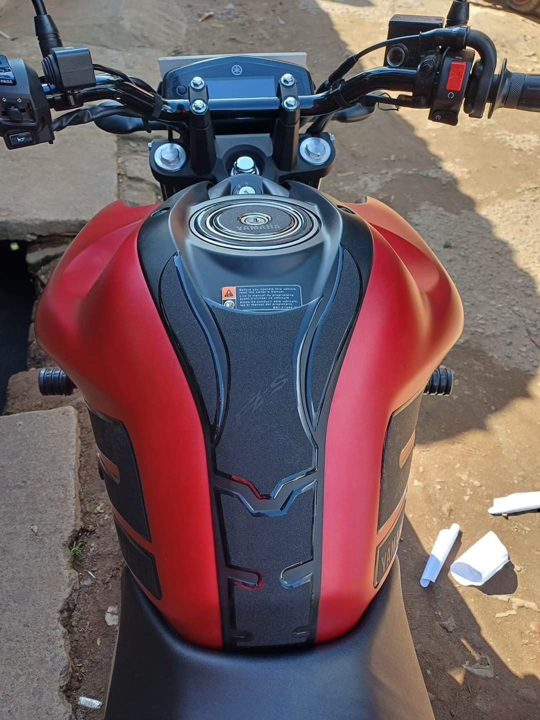 Yamaha Fzs v3 Matt Red ( Premium Tank Pad 03)_img_0