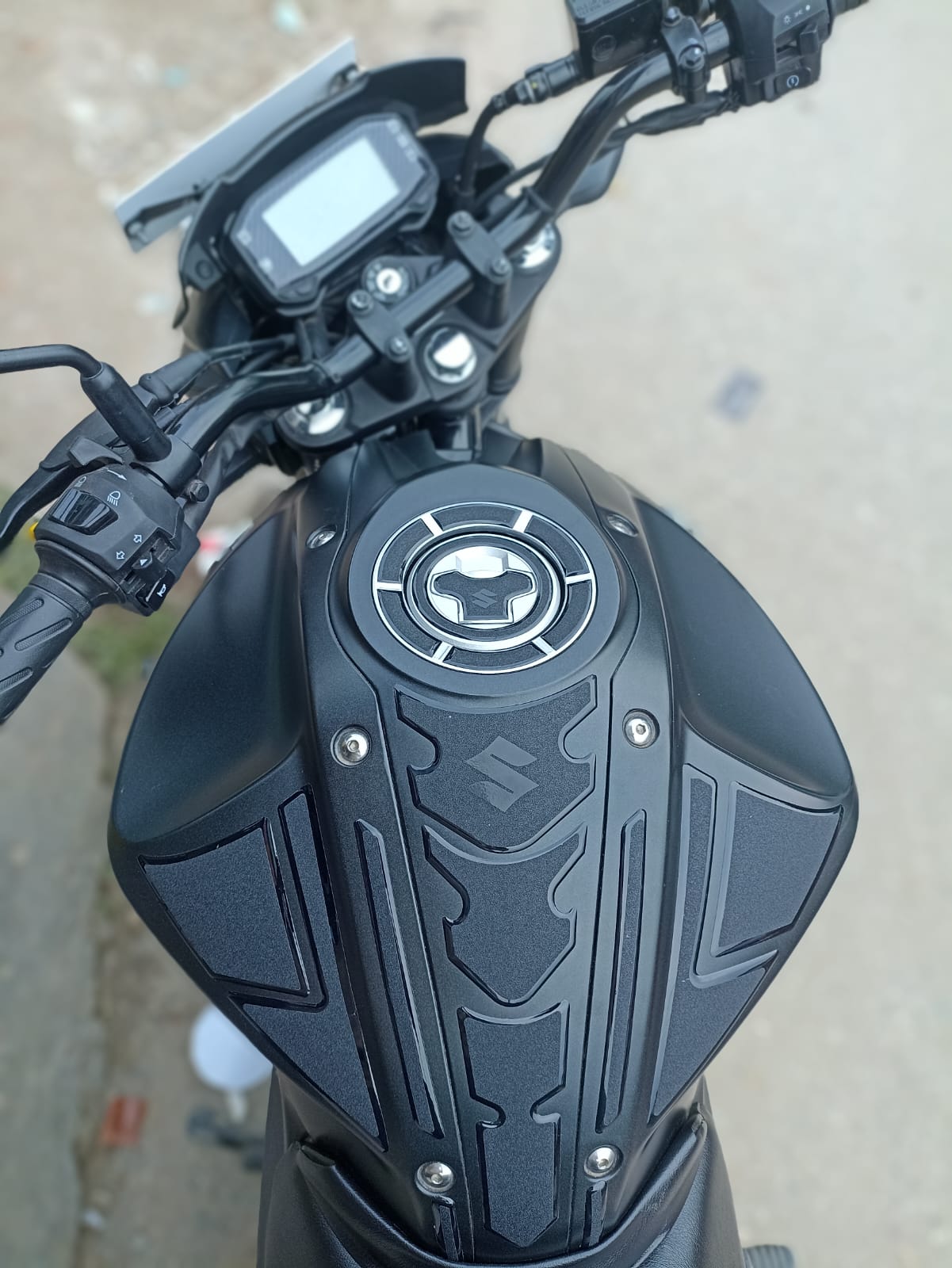 Gixxer Monotone Matt Black( Premium Tank Pad 017)_img_2