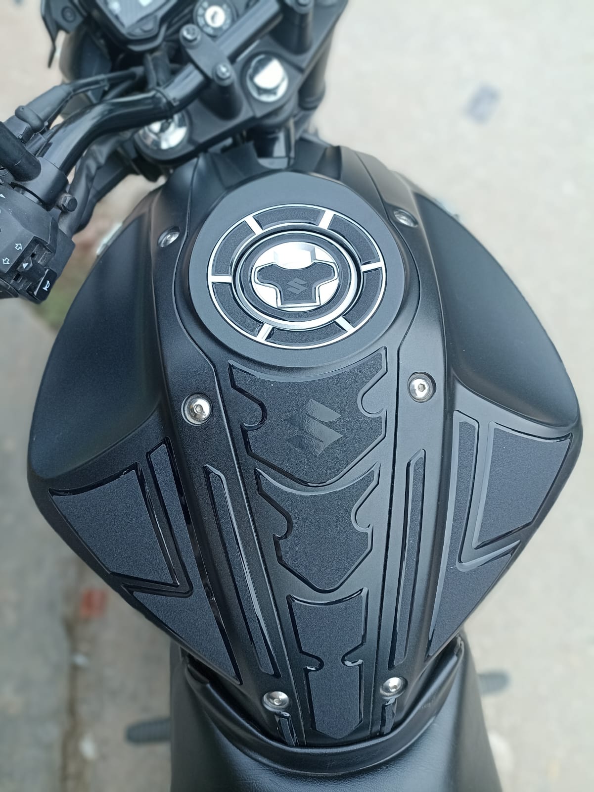 Gixxer Monotone Matt Black( Premium Tank Pad 017)_img_3