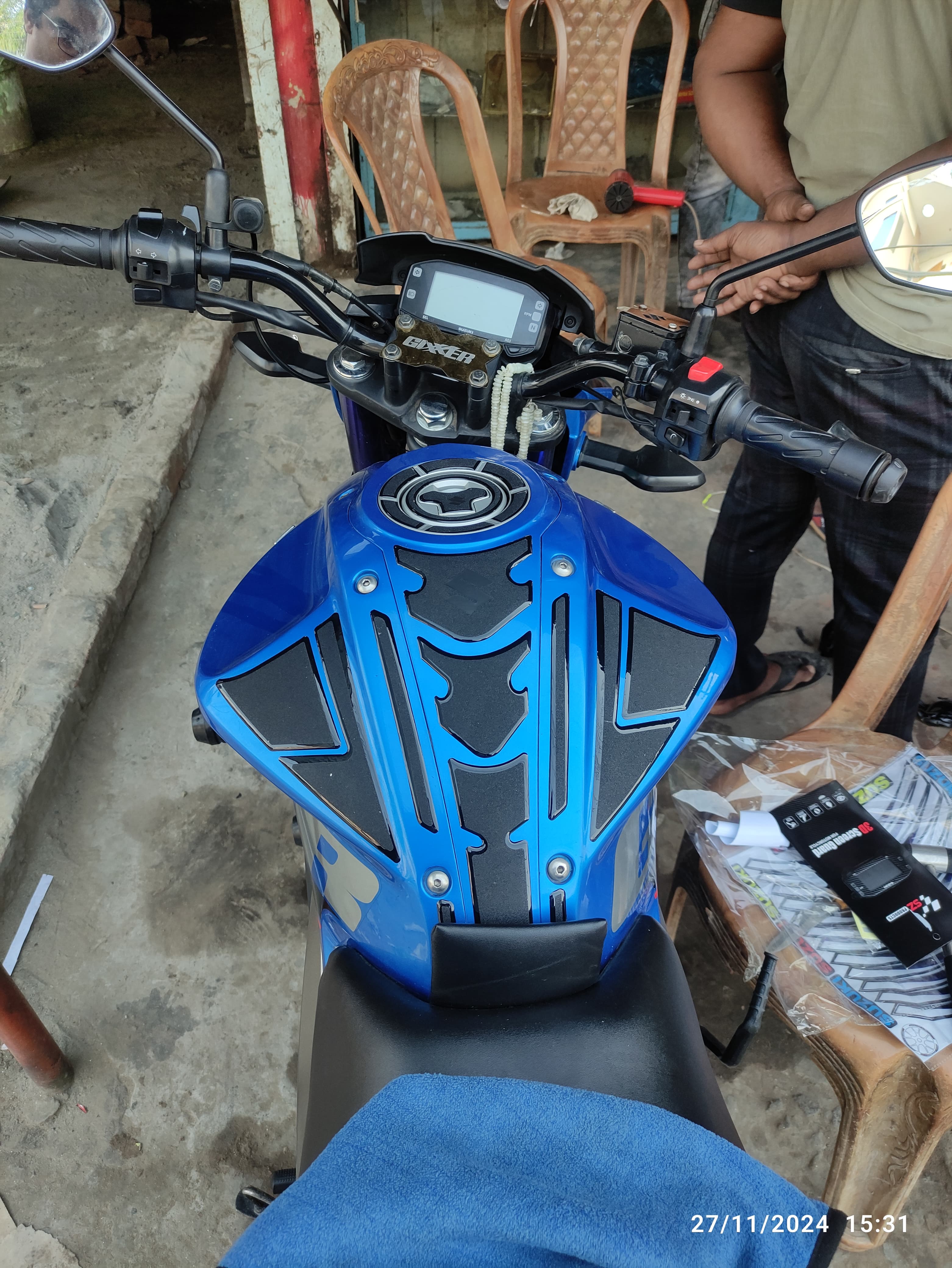 Gixxer Monotone Glossy Blue( Premium Tank Pad 016)_img_2