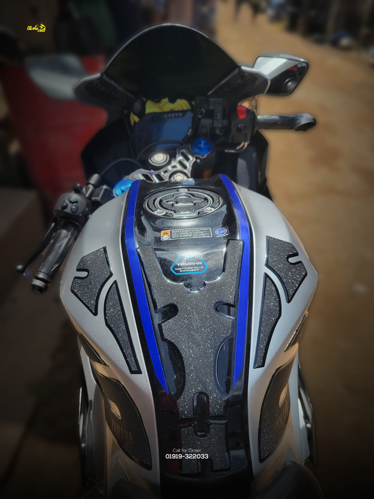 Yamaha R15 M Sliver( Premium Tank Pad 023)_img_0