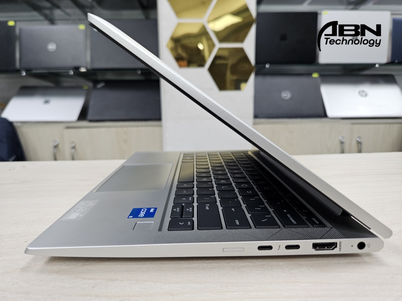 HP EliteBook 830 G7. Core i5, 10th Gen. 16GB RAM, 512GB SSD. 13.3" Display.