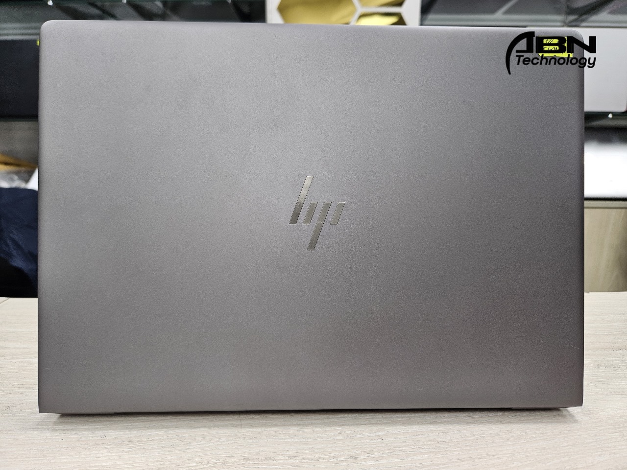 HP ZBook 14u G5. Core i5, 7th Gen. 8GB RAM, 256GB SSD. 14.1" Display_img_1