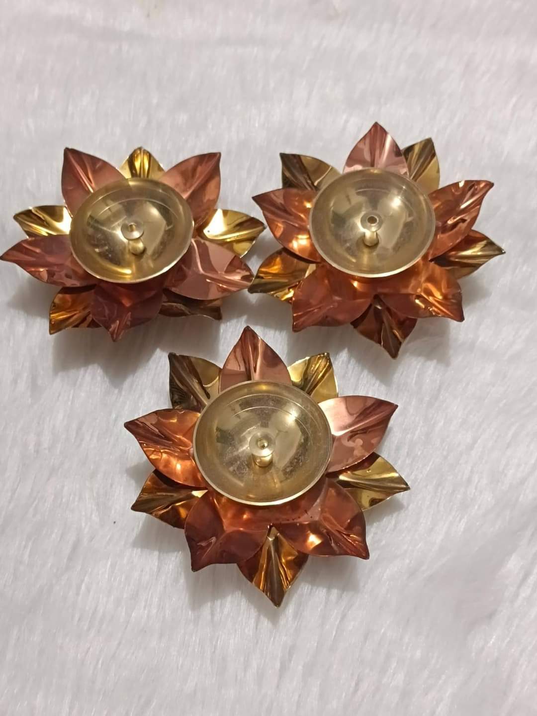 টিনের প্রদীপ - Image 1