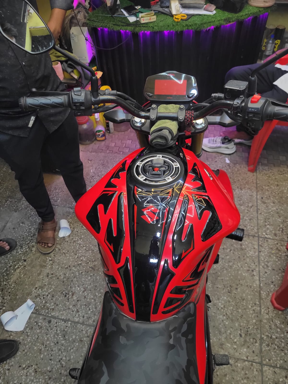 Gixxer Fi or SF Glossy Red( Premium Tank Pad 030)_img_0