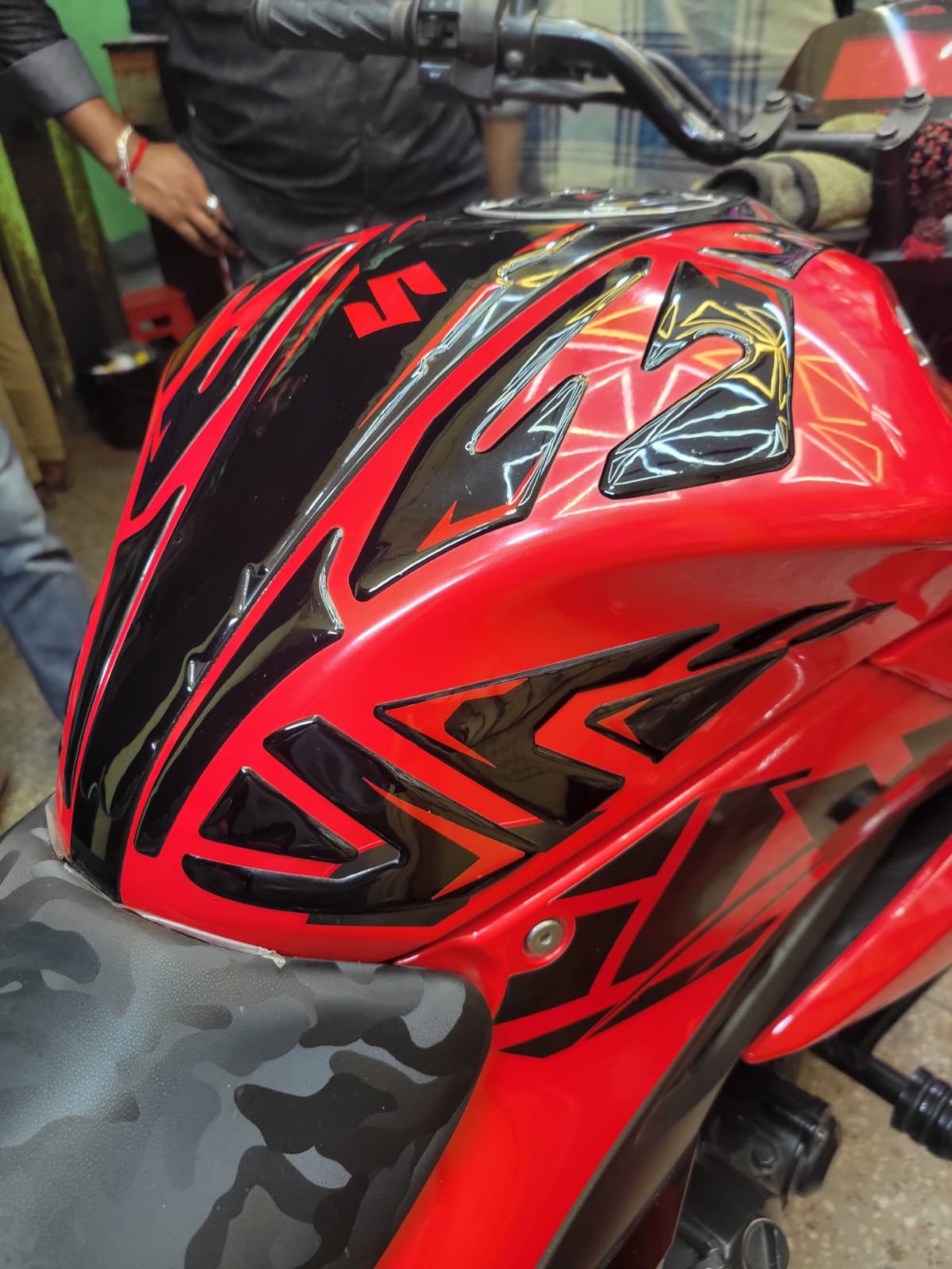 Gixxer Fi or SF Glossy Red( Premium Tank Pad 030)_img_1