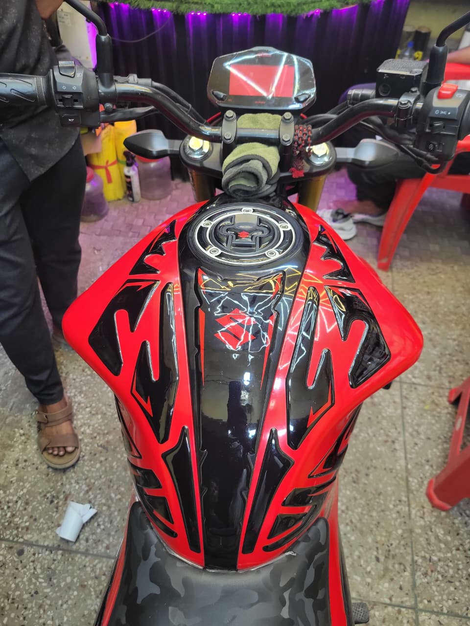 Gixxer Fi or SF Glossy Red( Premium Tank Pad 030)_img_2