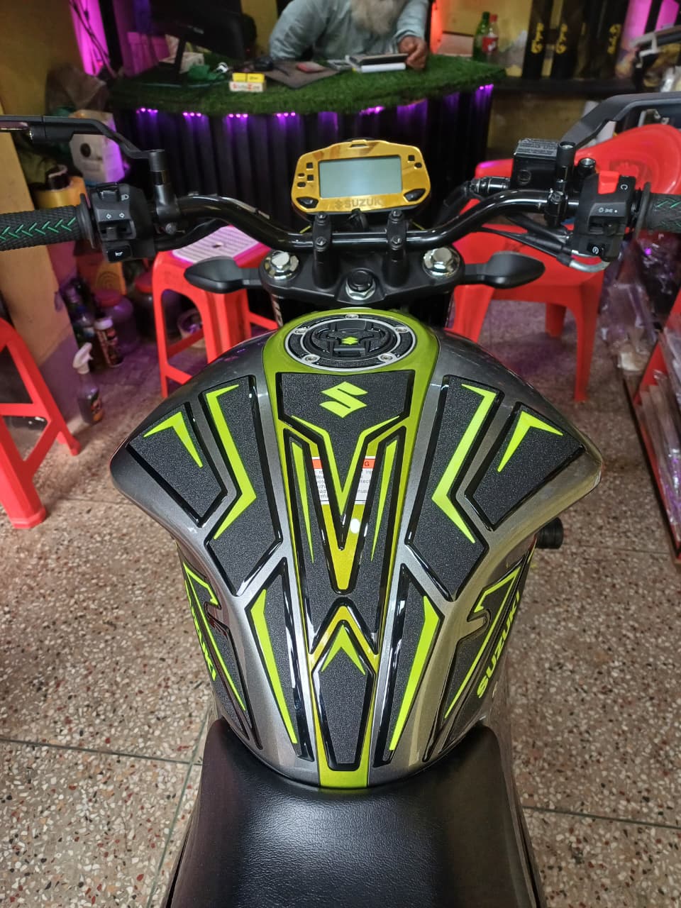 Gixxer Fi Lemon Sliver 2025 ( Premium Tank Pad 032)_img_0