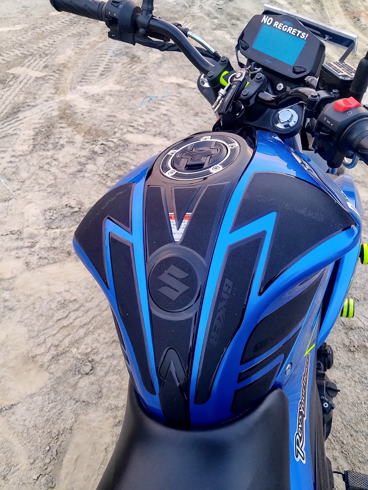 Gixxer Fi Glossy Blue ( Premium Tank Pad 034)_img_2
