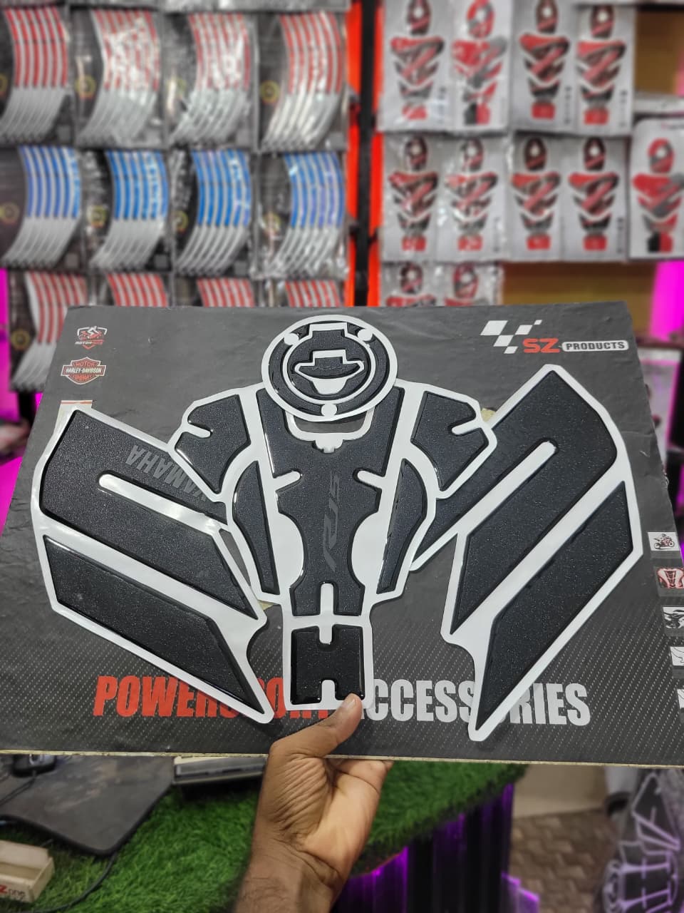 Yamaha R15 M Sliver( Premium Tank Pad 023)_img_4