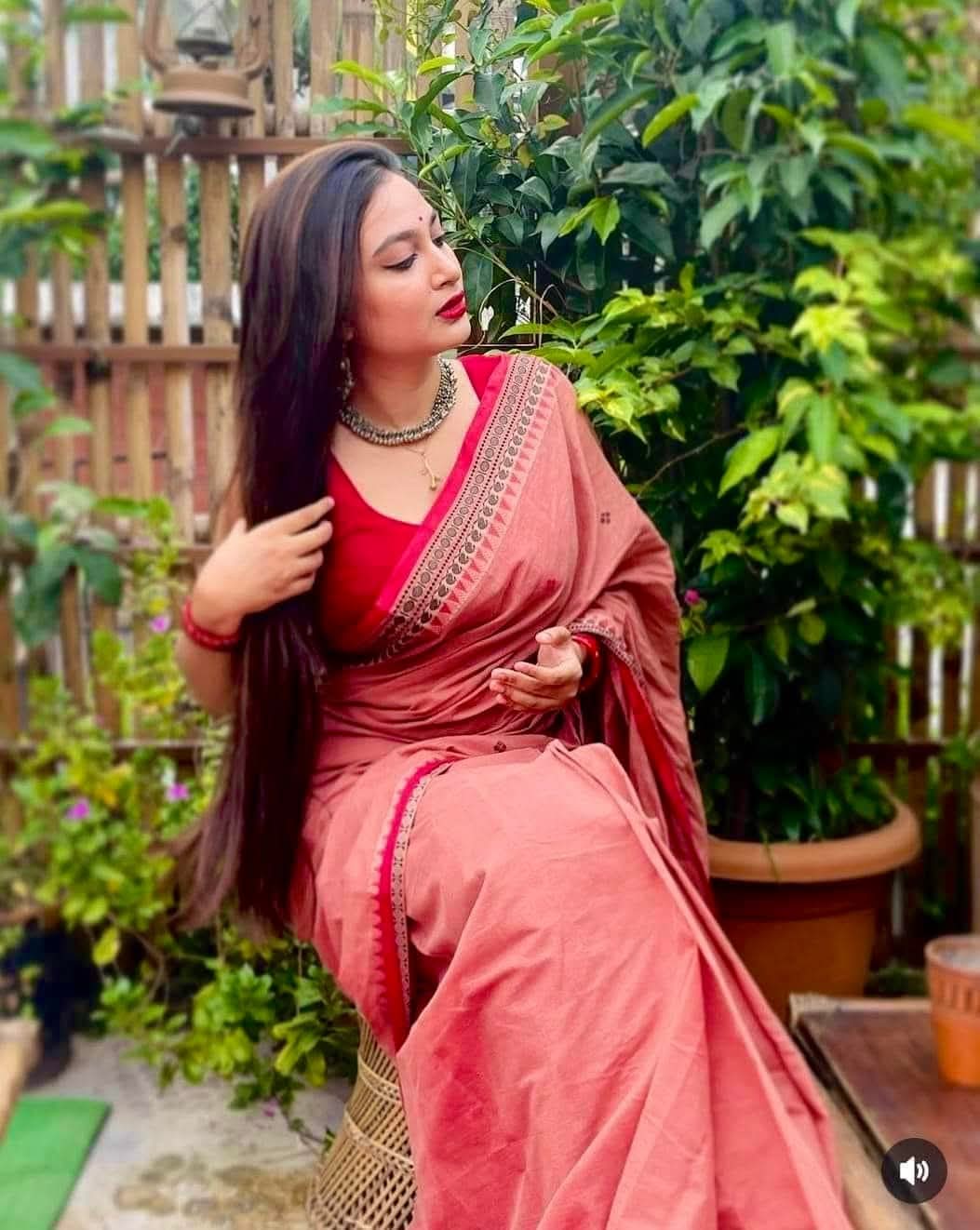 Handloom onion red par saree